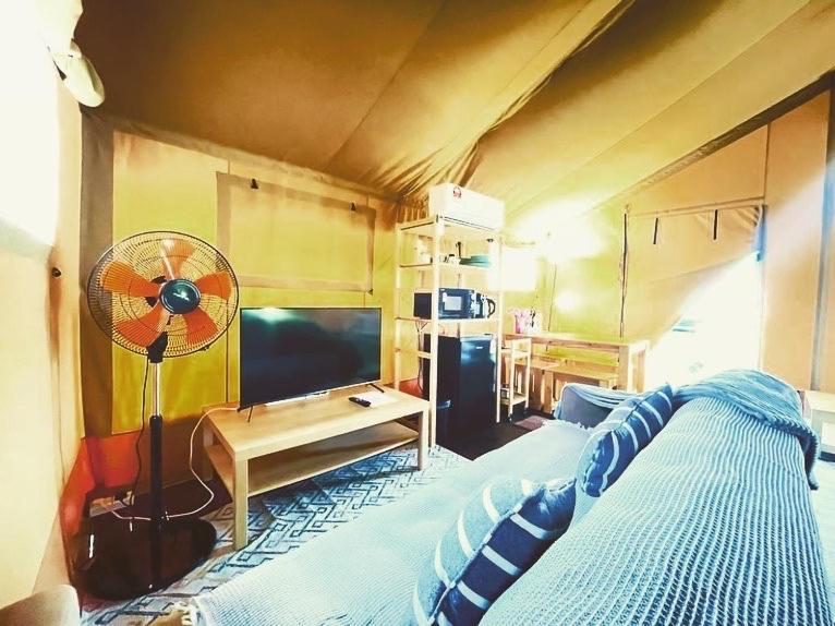 Rembulan Escape - Beachfront Safari Tent Kampung Penarik Extérieur photo