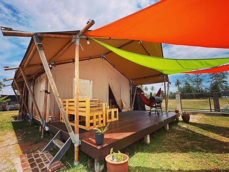 Rembulan Escape - Beachfront Safari Tent Kampung Penarik Extérieur photo