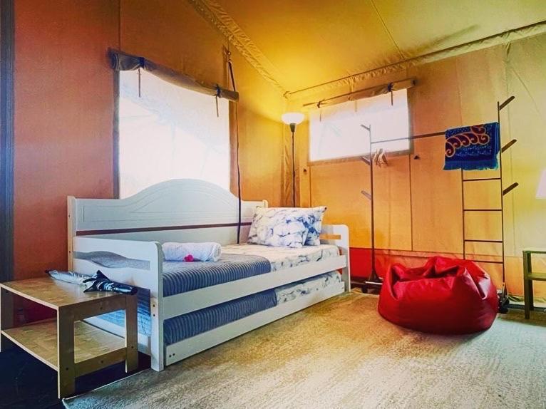 Rembulan Escape - Beachfront Safari Tent Kampung Penarik Extérieur photo