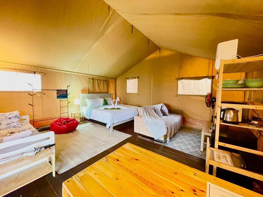 Rembulan Escape - Beachfront Safari Tent Kampung Penarik Extérieur photo