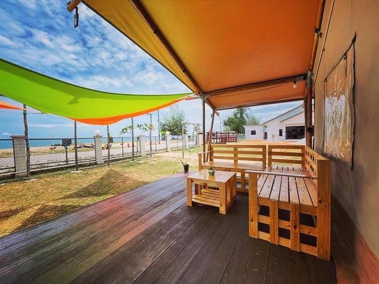 Rembulan Escape - Beachfront Safari Tent Kampung Penarik Extérieur photo